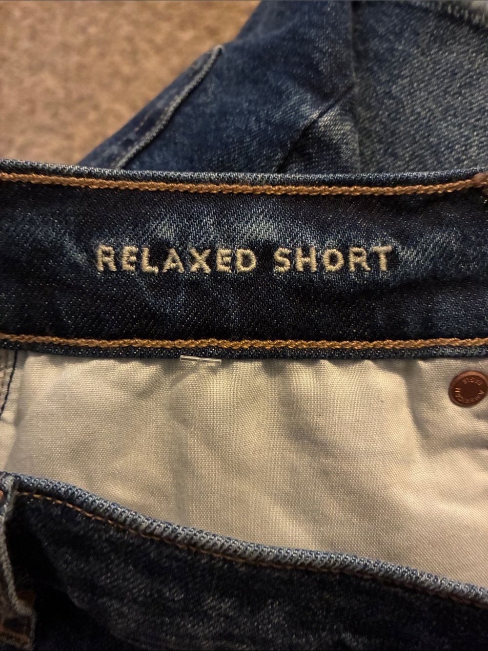 American Eagle relaxed shorts -size 6 - Picture 4 of 5